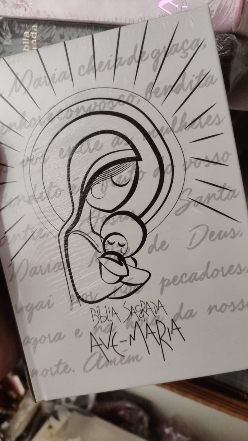 Bíblia Sagrada Ave Maria – Edição Especial Minimalista (Capa Branca)